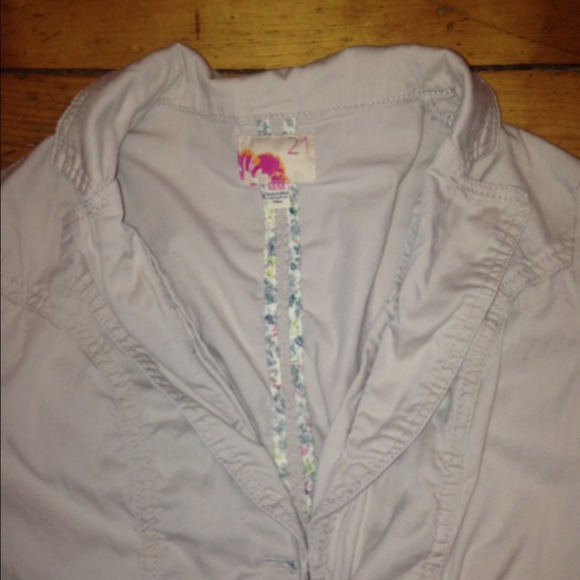 Light button up jacket - Picture 2 of 2
