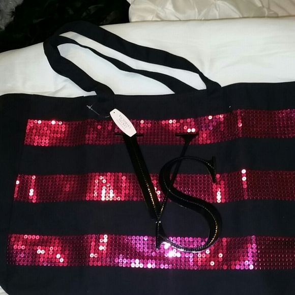 VS Tote bag .