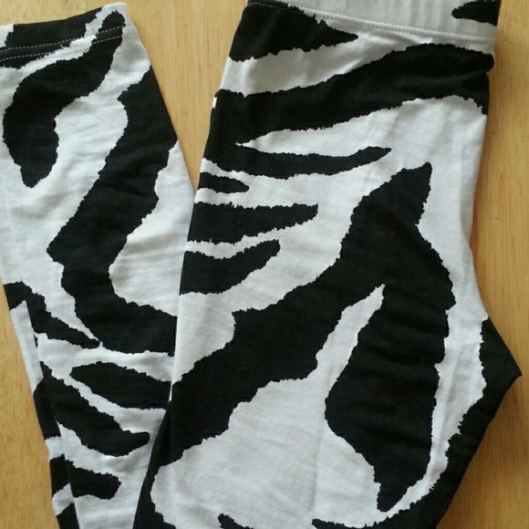 Zebra striped leggings