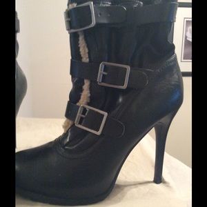 Three buckle strap boot