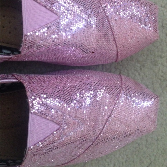 Pink glitter TOMS women's size 9
