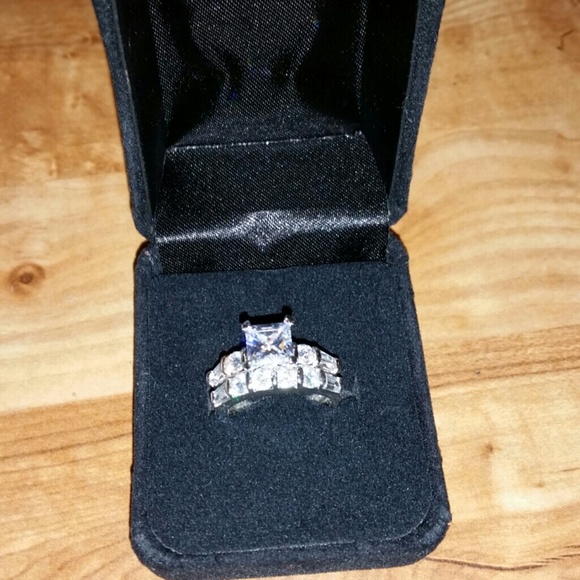 2 piece engagement ring - Picture 4 of 4