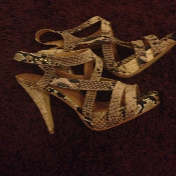 Miss Meghan Animal Print Sandal - Picture 2 of 3