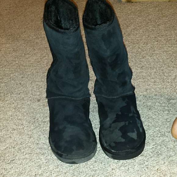 Black uggs!