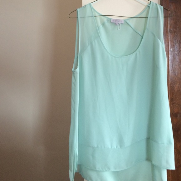1 State sleeveless top