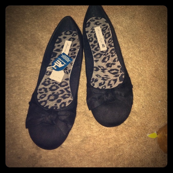 American Eagle size 9.5 suede flats
