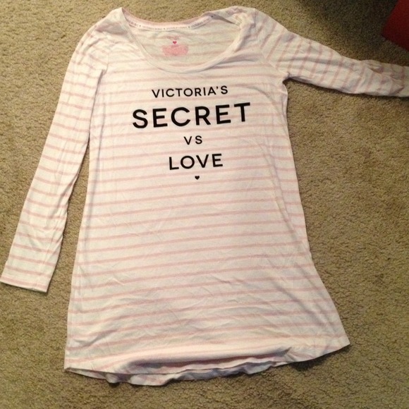 Bundle 2 sleep shirts