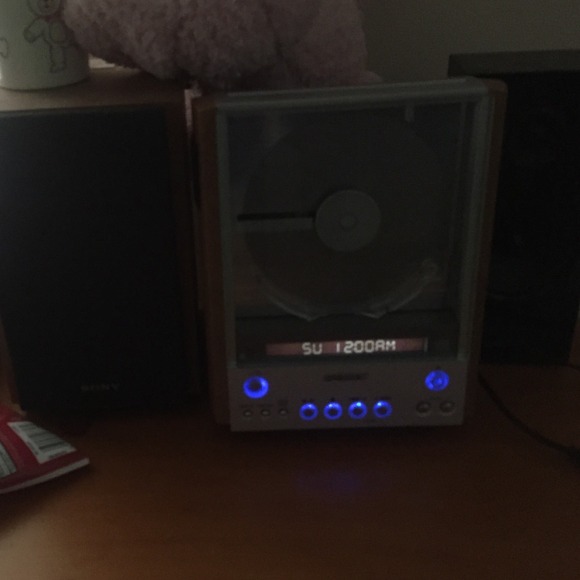 Cd player /radio aux cord included!! - Picture 1 of 1