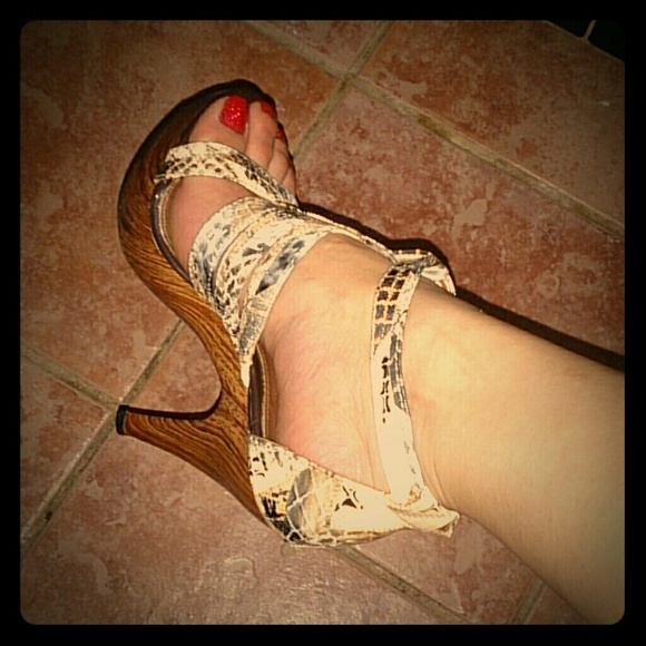 Heel heel - Picture 1 of 3