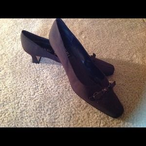 Brown Van Eli Gently Worn Shoes Size 10