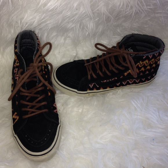 Vans Shoes - 👑👑cute vans RARE ✨ that are Cali