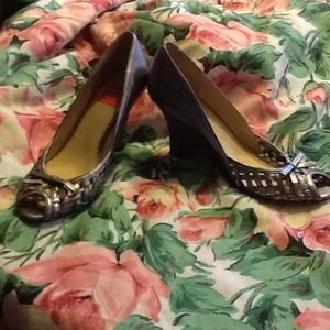 Oscar De La Renta Pewter Wedge Pumps