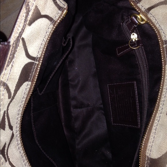 Authentic Coach handbag - Picture 2 of 3