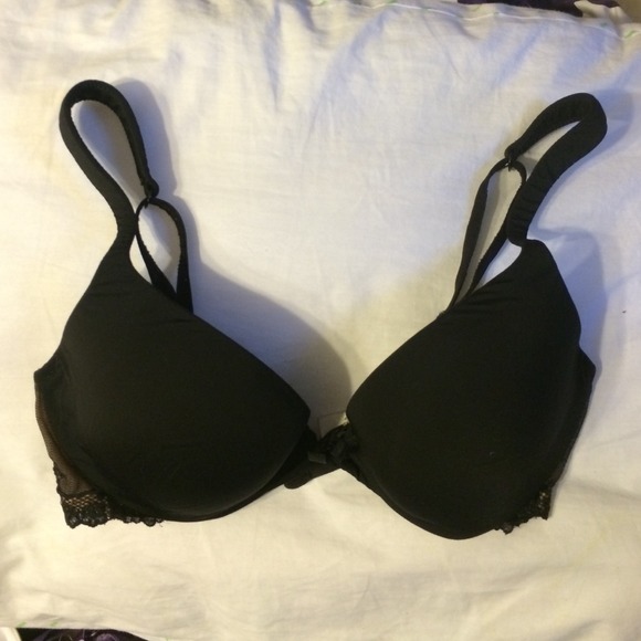 VS Push-Up Bra. Any offer & it's yours!