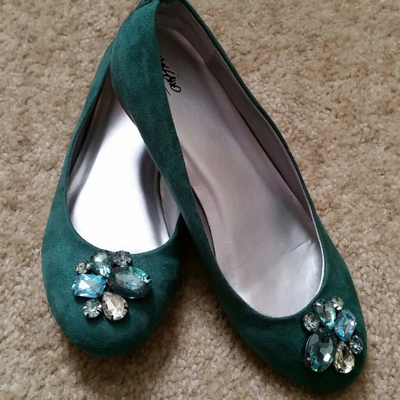 Green, cute flats