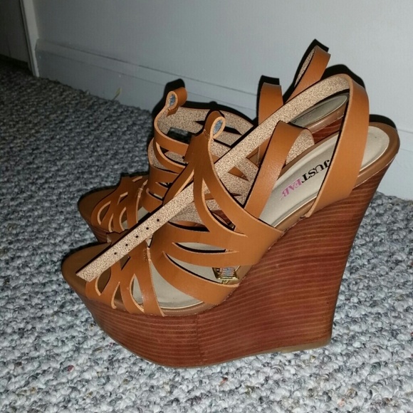 Wedge heels - Picture 1 of 2