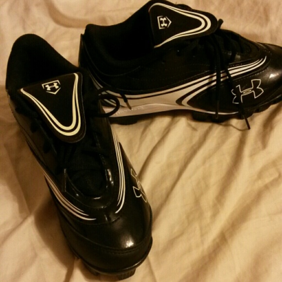 Softball cleats
