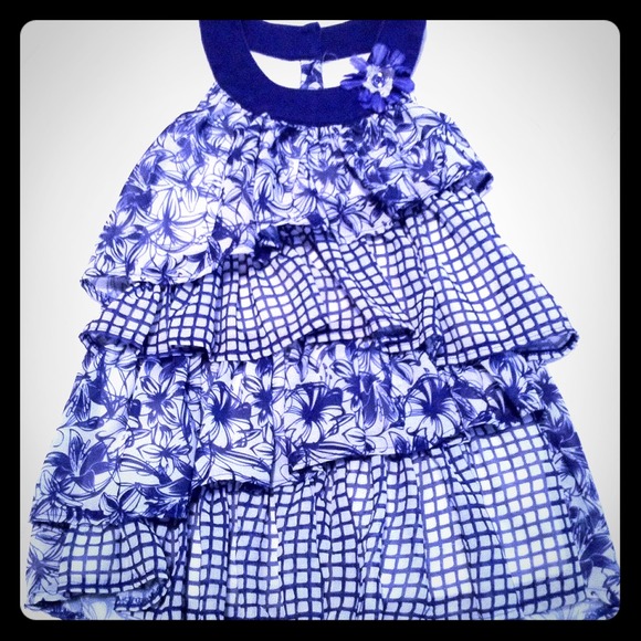 Girls 6 Macy's purple and white 2 piece outfit