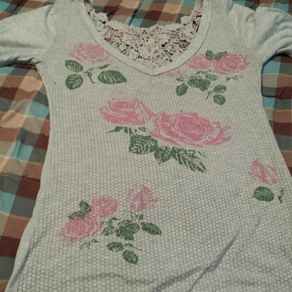 Womens crochet back with roses top