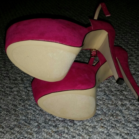 Solid pink heels - Picture 4 of 4