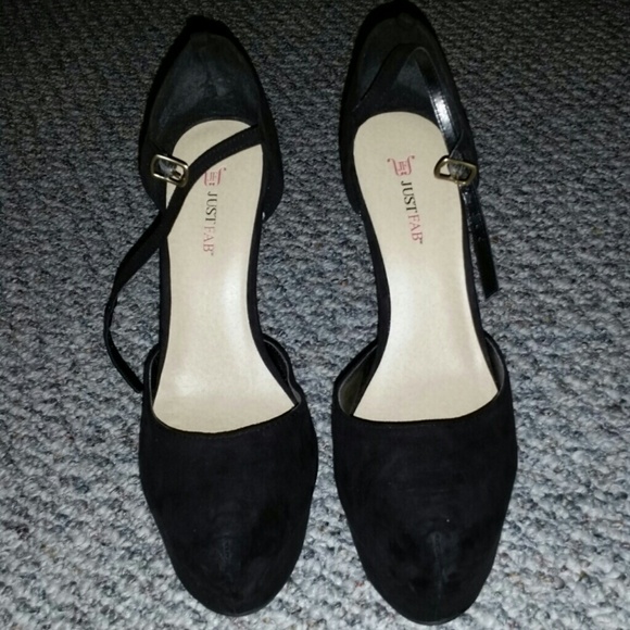 Solid black heels - Picture 2 of 3