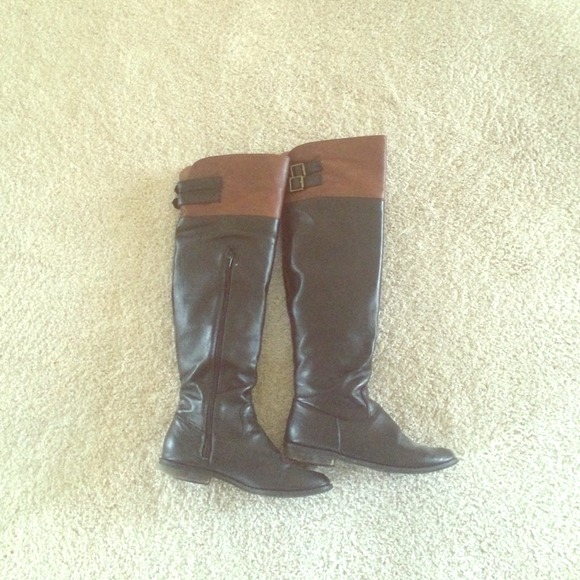 Block colored knee high boots