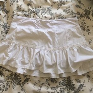 Lululemon white ruffle run skirt