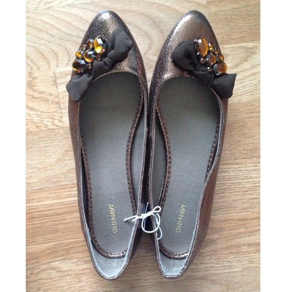 Old Navy Shoes - Old Navy fancy flats sz 8. NWT! Brown jewels & bow