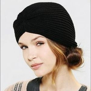 Urban Outfitters Deena & Ozzy turban