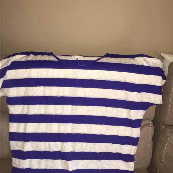 White and blue striped top