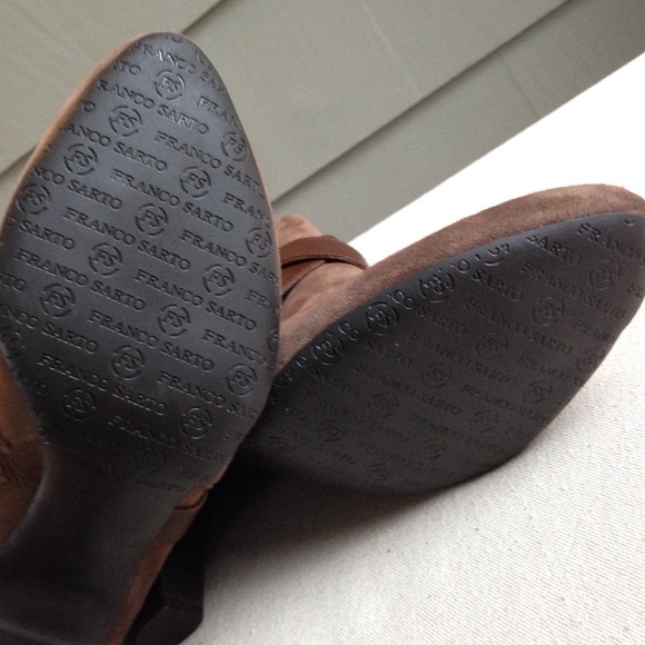 Franco Sarto brown suede ankle boot w heel. 8.5. - Picture 2 of 5