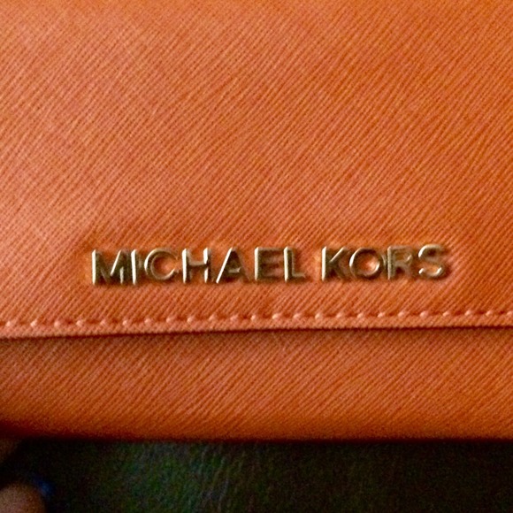 Michael Kors Wristlet - iPhone 5/5s (NWOT) - Picture 3 of 4
