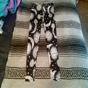 SOLD ON VINTED~BRAND NEW SUN/MOON LEGGINGS !