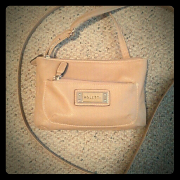 ✨SALE ✨Nude cross body purse