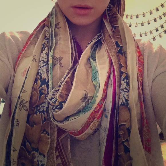 Tikka! Scarf made in India NWT!