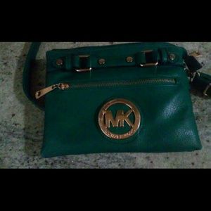 Crossbody Michael Kors purse