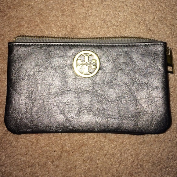 Tory burch wallet/clutch