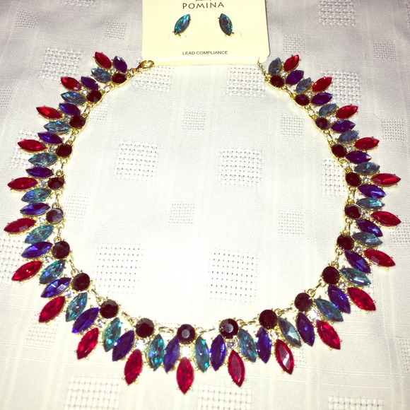 NWT statement necklace