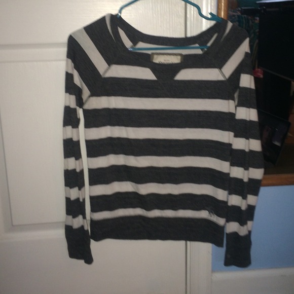 a striped long sleeve casual t shirt