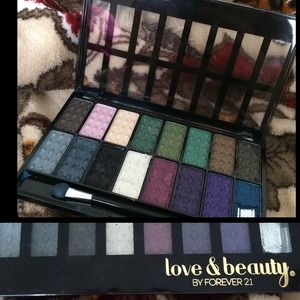 🔴⚠️REDUCED⚠️🔴Forever 21; 16SHADE SHIMMERY SHADOW