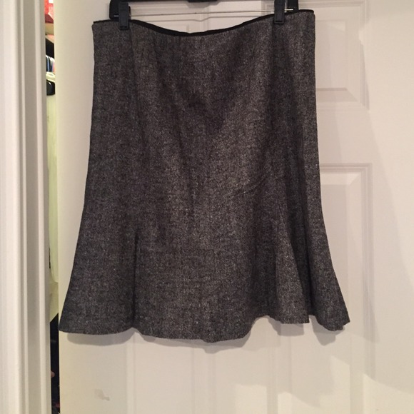 Formal grey wool skirt