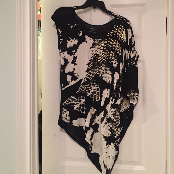 ☀️sold☀️NWOT- express tunic