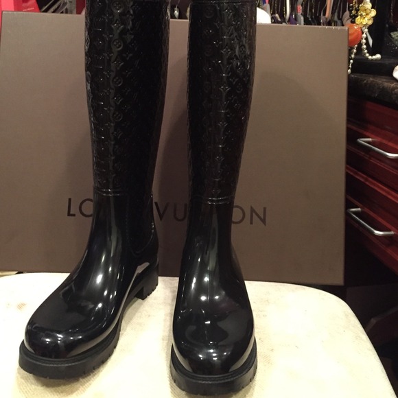 Authentic LV  boot.