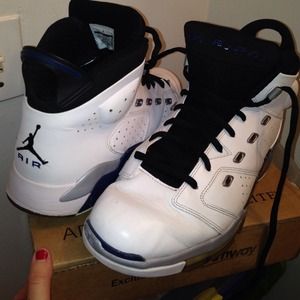 🎉SHARE✨ Jordan's size 13 in men