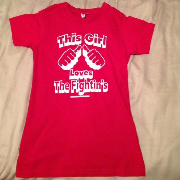 Red Phillies T-shirt