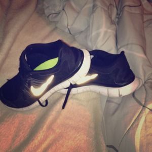 Nike free runs 5.0