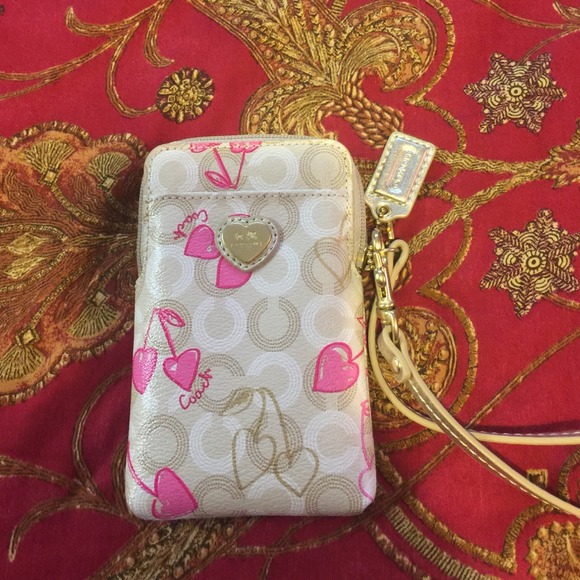 New Coach poppy Wristlet