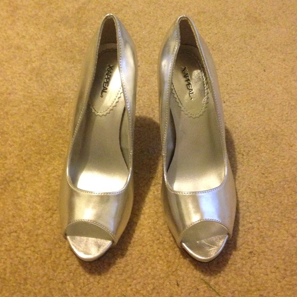 XAppeal silver heels
