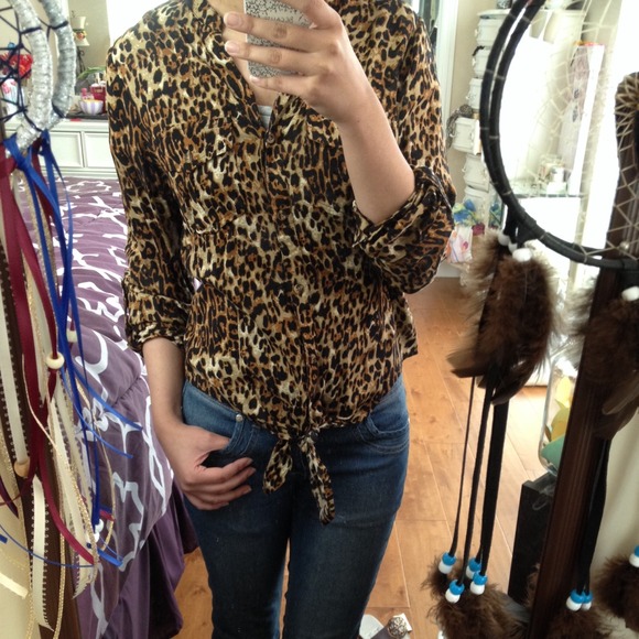 leopard blouse 🐾 - Picture 2 of 2