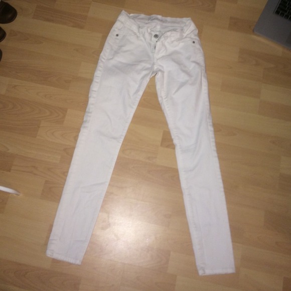 white skinny jeans